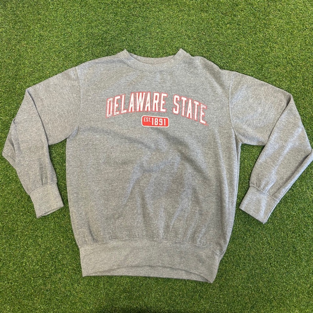 MV Sport Delaware State University Sweatshirt Gray Crewneck Mens‎ Small DSU HBCU
